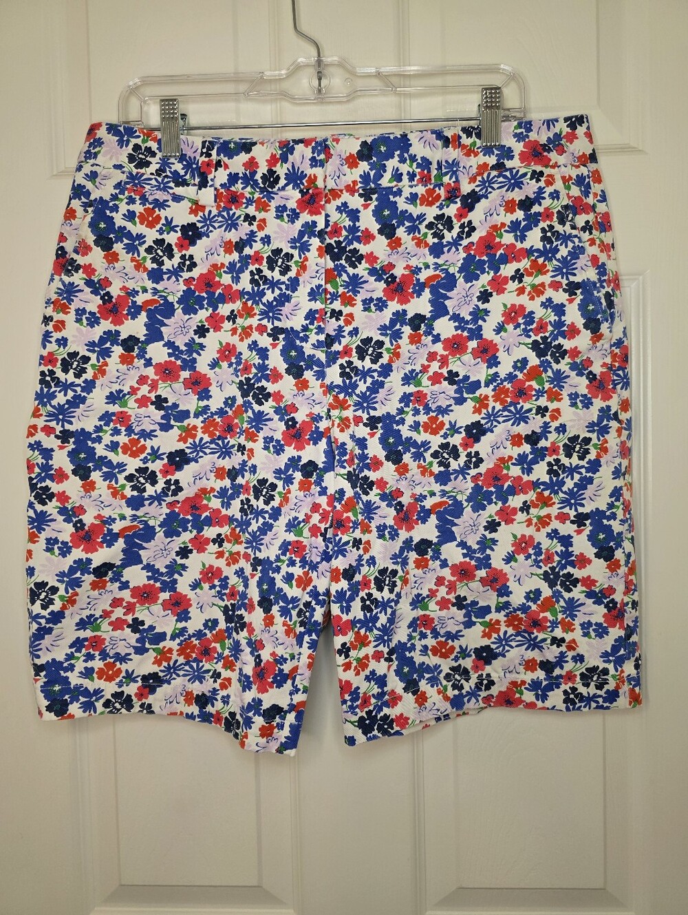 LANDS END Bermuda Shorts Womens Size 14 White Floral Pockets Preppy Academia